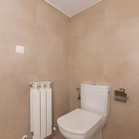 Ulia A - Local Rentss Apartament *